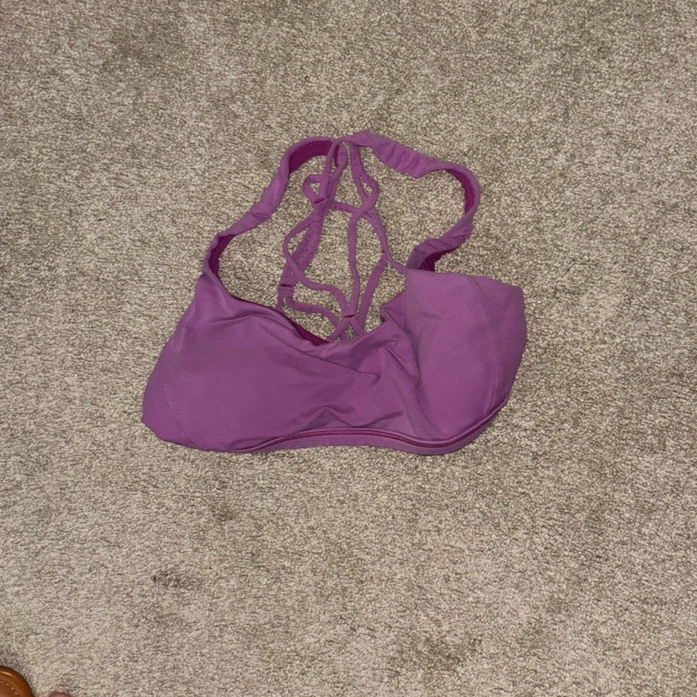 Lululemon sports bra